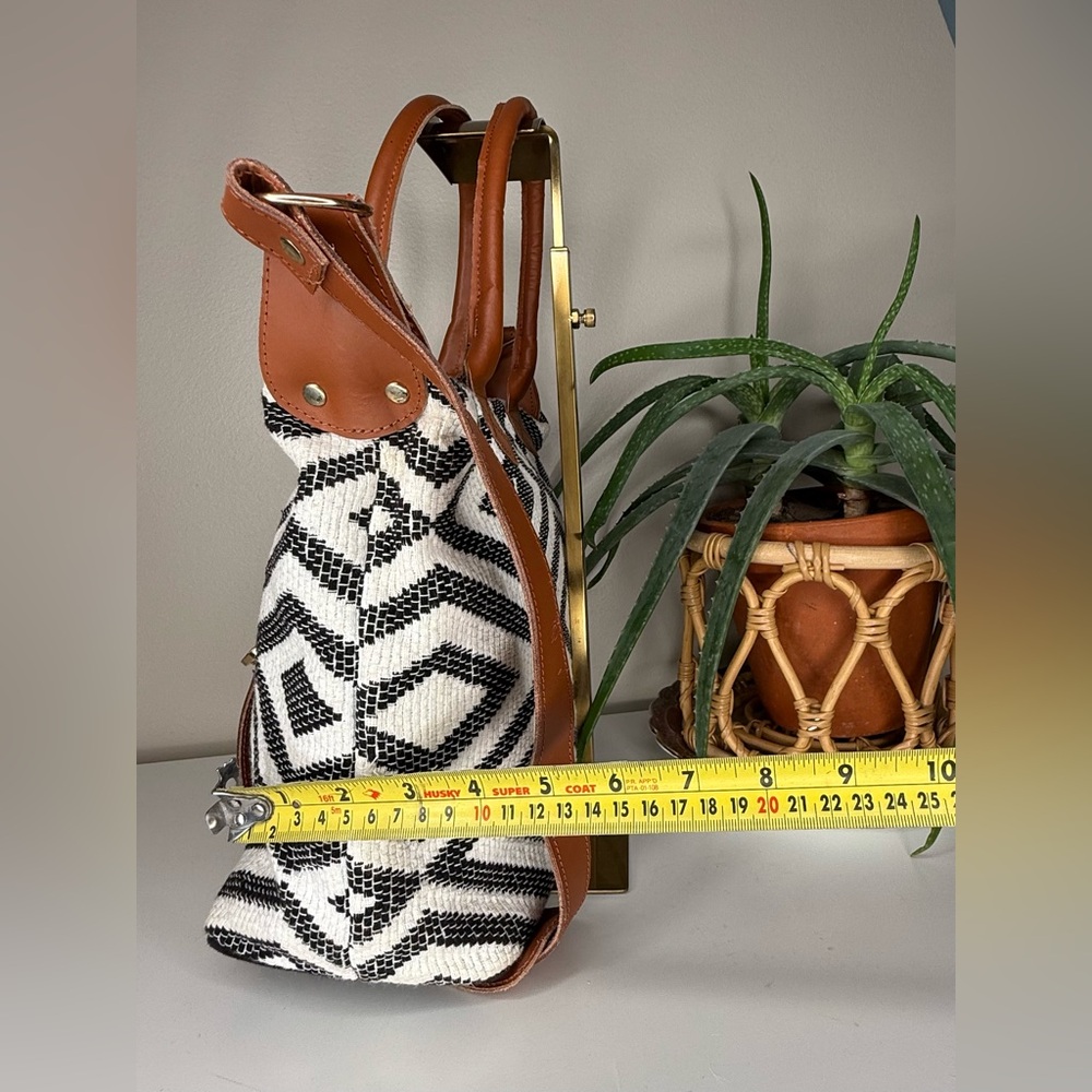 Rachel Zoe × Tribe Alive Geometric Woven Tote Bag Black White Tan Leather Straps - Picture 14 of 16